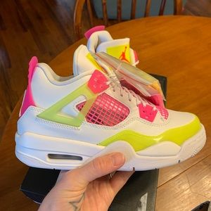 Air Jordan 4 Retro - Lemon Venom